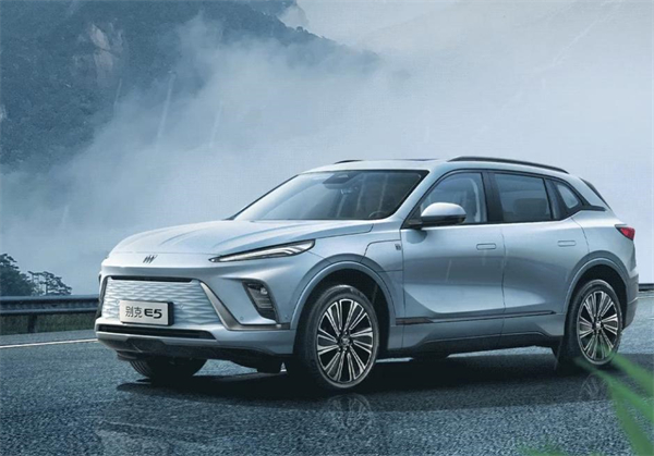 跨越2024 奔赴2025 能超越凯发娱乐k8官网的只有凯发娱乐k8官网